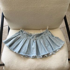 Micro skirt from zara, low waisted. Size Xs (fits a 4 or small)